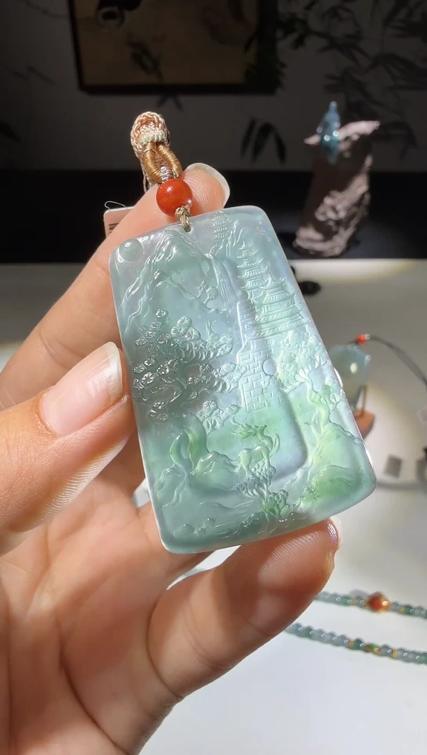 颈饰未镶嵌翡翠山水