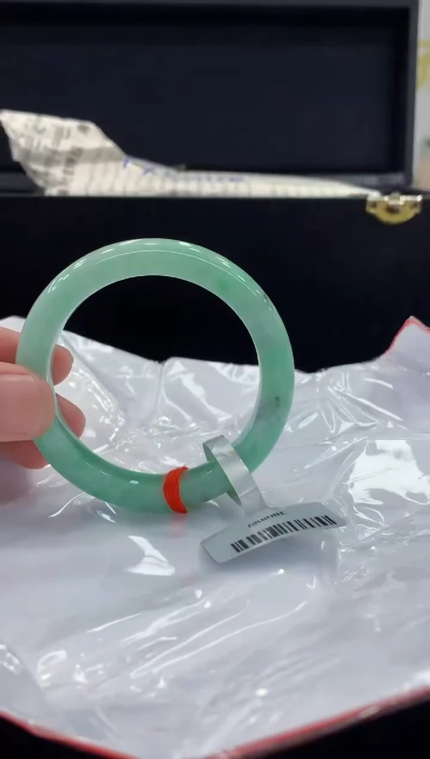 未镶嵌手镯翡翠翡翠手镯