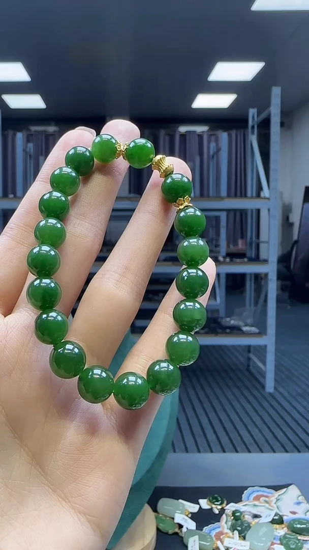 18K金镶嵌手串和田玉1