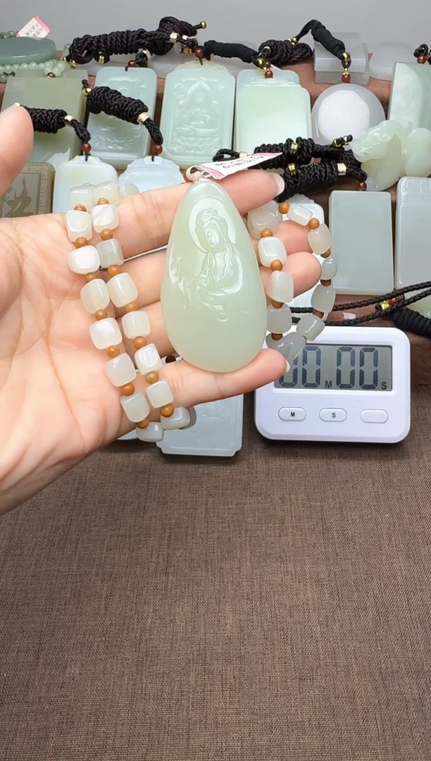 颈饰未镶嵌和田玉1