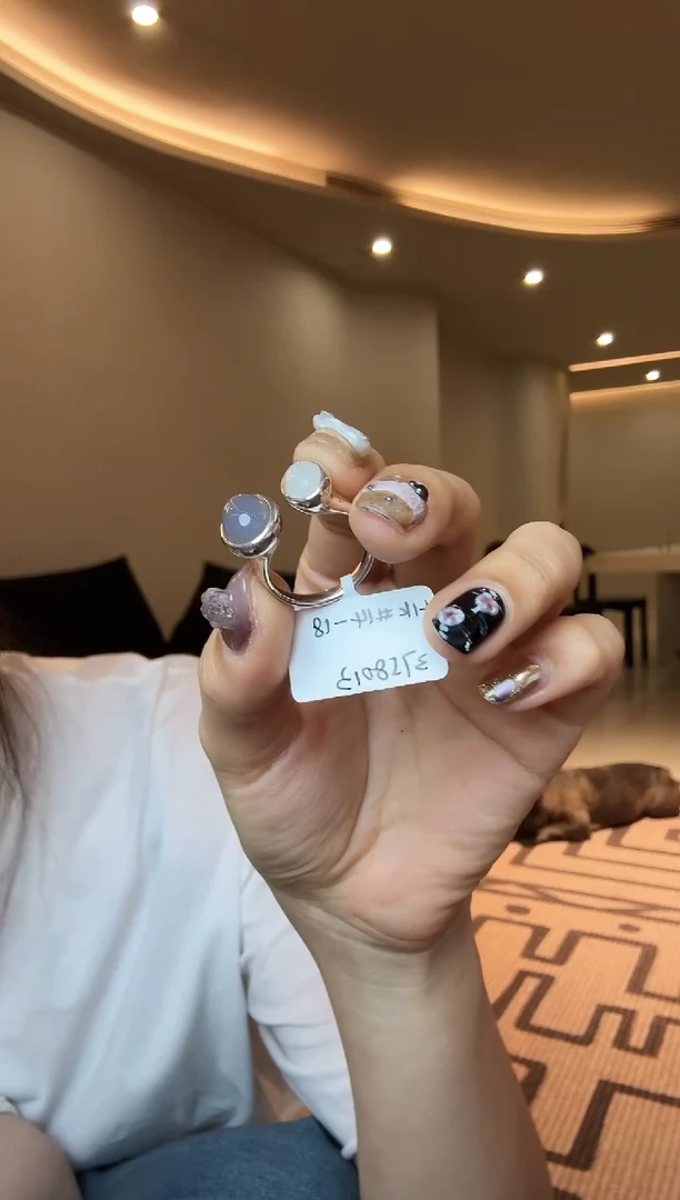 【闪购商品】和田玉戒指银S925镶嵌开口双蛋镶嵌烟白色多样性发其一