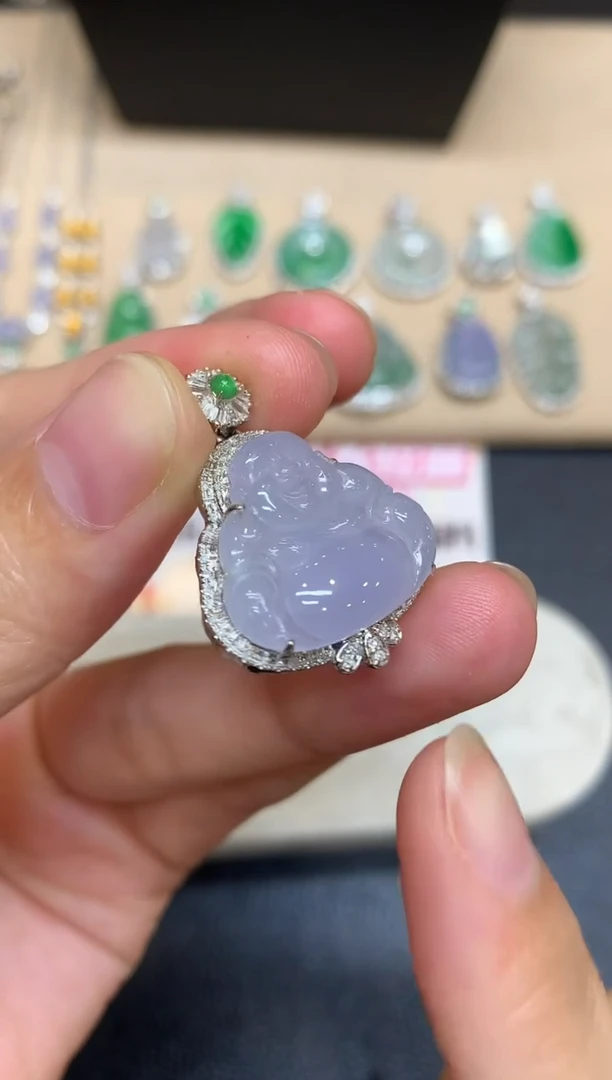 颈饰18K金镶嵌翡翠佛公【无服务费