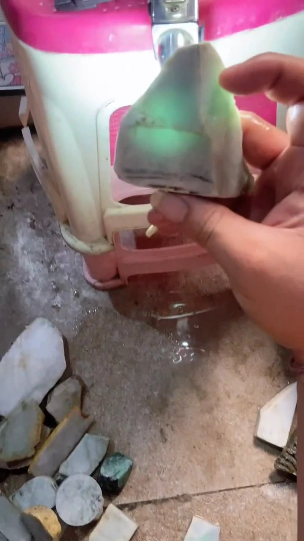 配石翡翠翡翠边角料未加工18