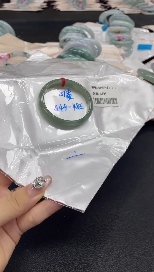 未镶嵌手镯翡翠翡翠手镯