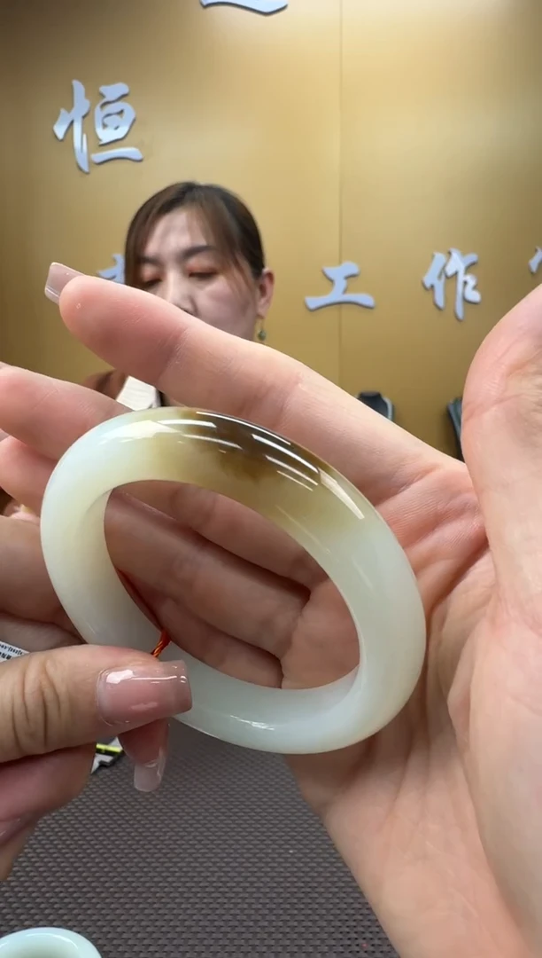 【闪购商品】和田玉手镯未镶嵌55