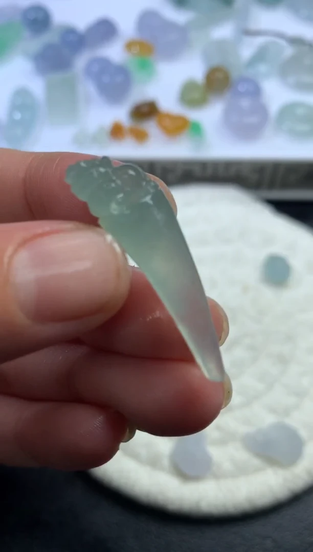 未镶嵌定制翡翠毛货