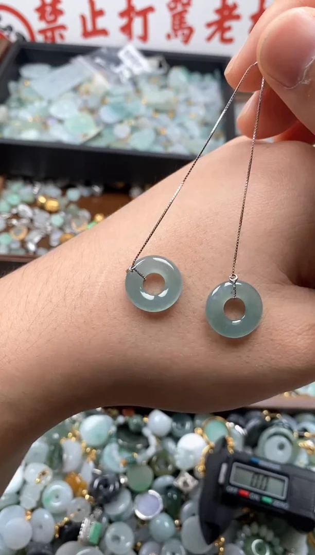 【闪购商品】翡翠颈饰未镶嵌哥哥