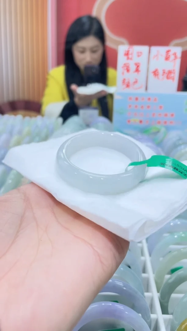 【闪购商品】翡翠手镯未镶嵌0000006359