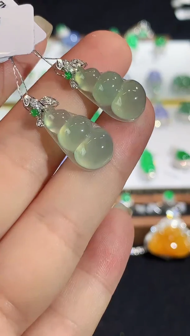 翡翠18K金镶嵌吊坠(不含链)L1913多样性发其一