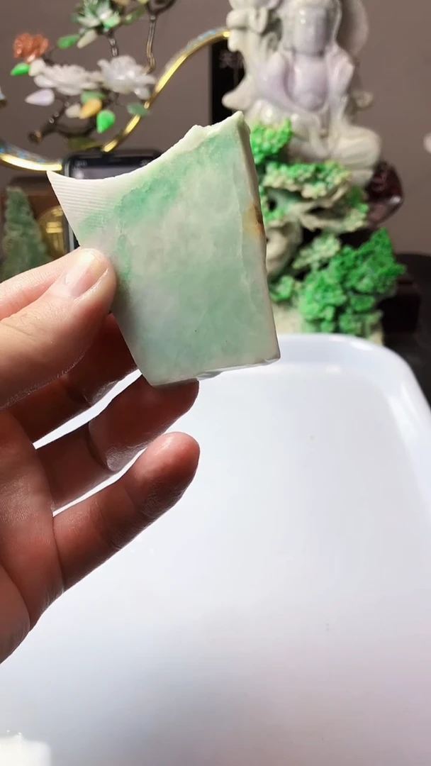 翡翠未镶嵌颈饰似*天然A货翡翠