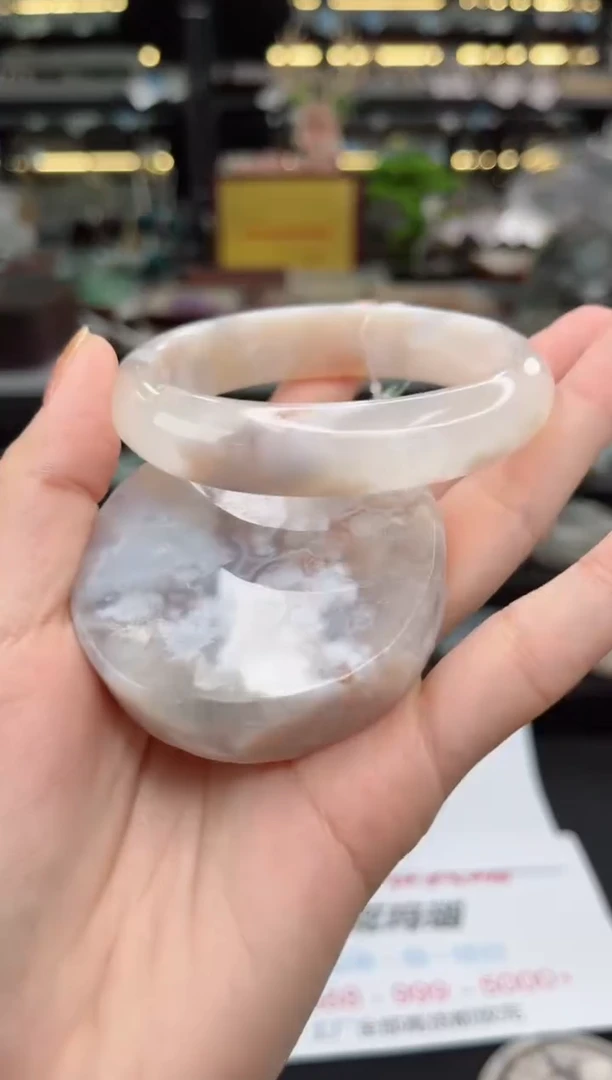 【闪购商品】石英质玉手镯未镶嵌59圈口（不退不换）1681103