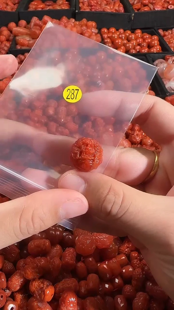 颈饰未镶嵌南红玛瑙1