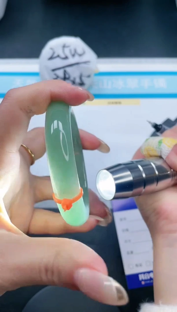 【闪购商品】石英质玉手镯未镶嵌16V163-58