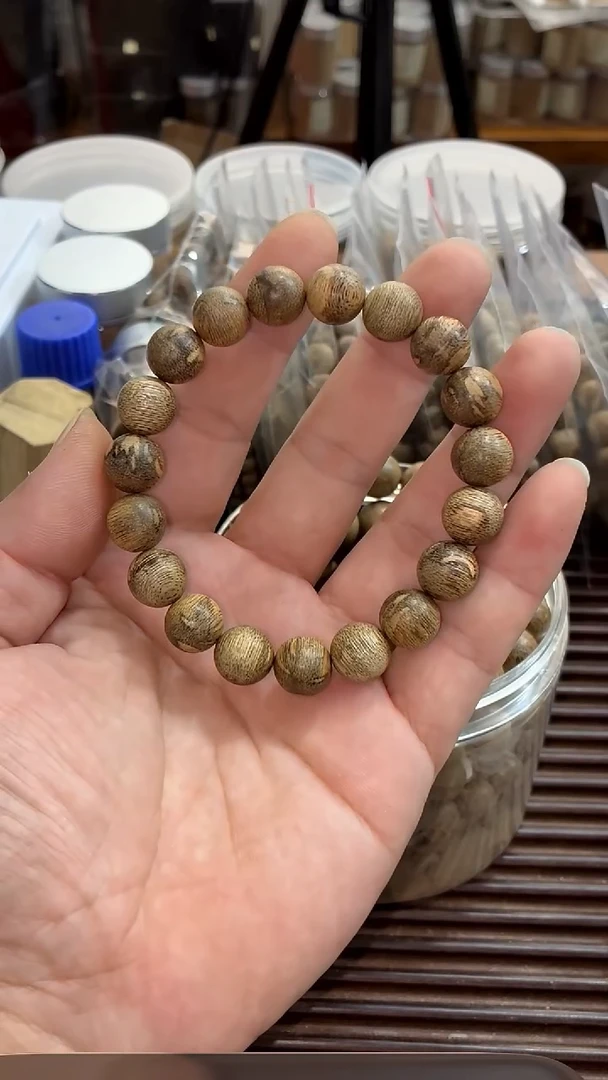 沉香手串正区老西马1.1尺寸11克+