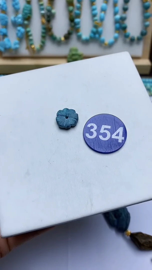 绿松石未镶嵌雕刻件354