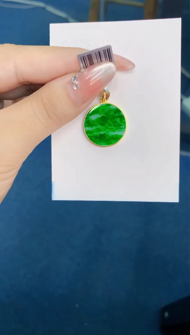 翡翠未镶嵌颈饰1