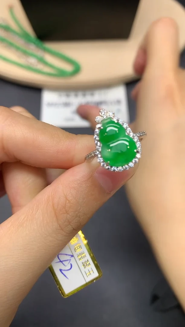 翡翠戒指银S925镶嵌葫芦【无服务费】