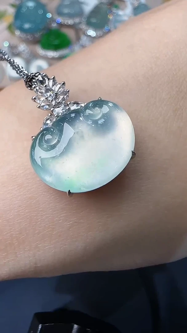 翡翠18K金镶嵌吊坠(不含链)8