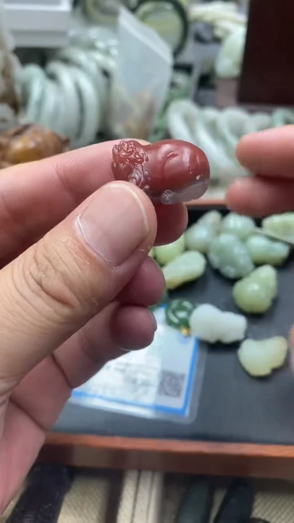 未镶嵌颈饰玛瑙/玉髓下****人貔貅吊坠