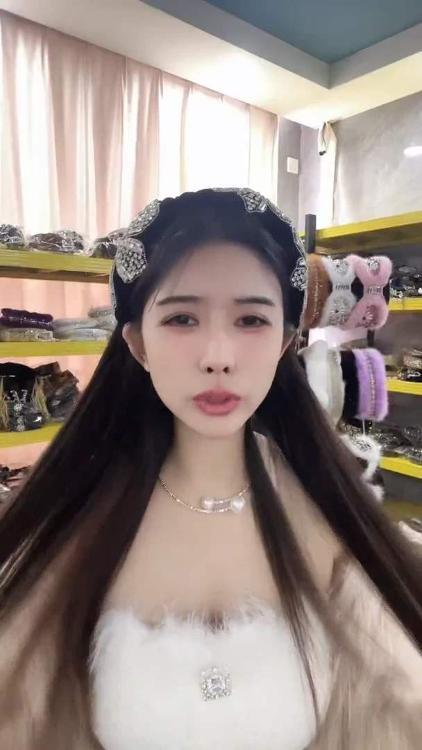 合金布艺丝绒白色三朵花