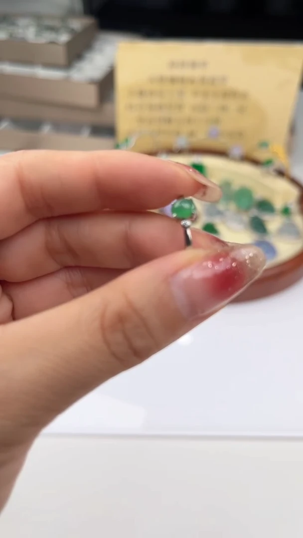 翡翠戒指银S925镶嵌35044         静静聊翠