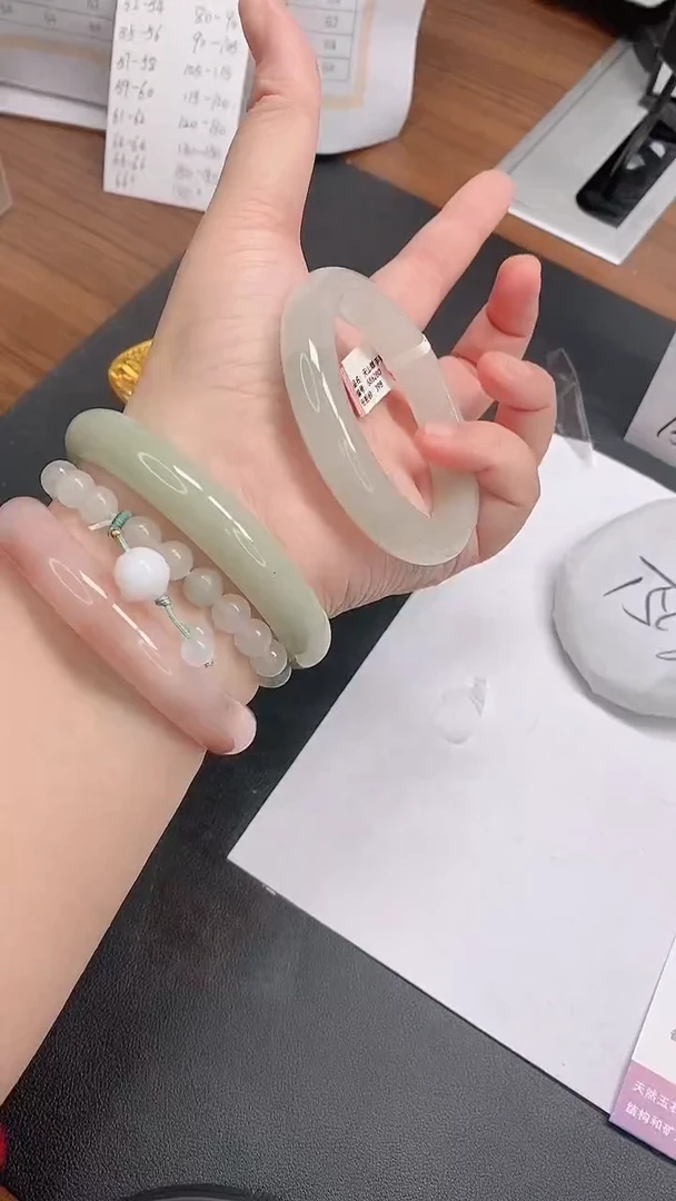 未镶嵌手镯石英质玉08/57-58