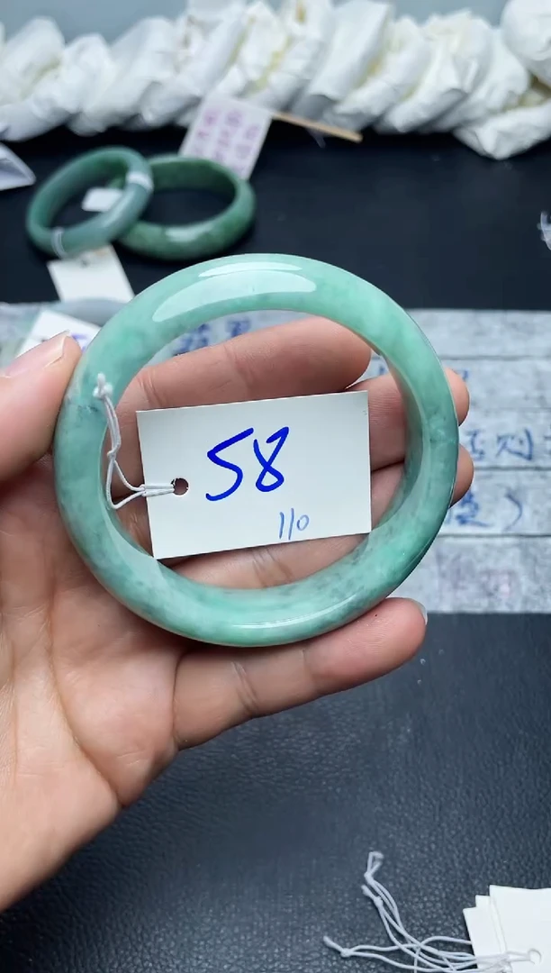 未镶嵌手镯翡翠110
