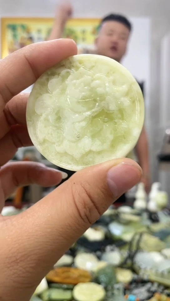 岫玉未镶嵌挂件