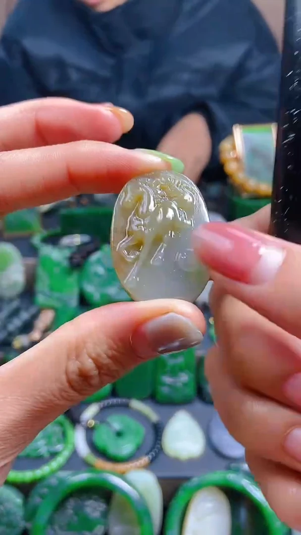 颈饰未镶嵌和田玉1