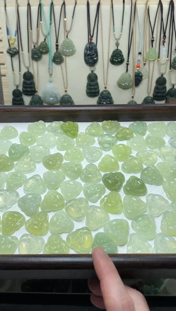 未镶嵌岫玉吊坠(不含链)随机发