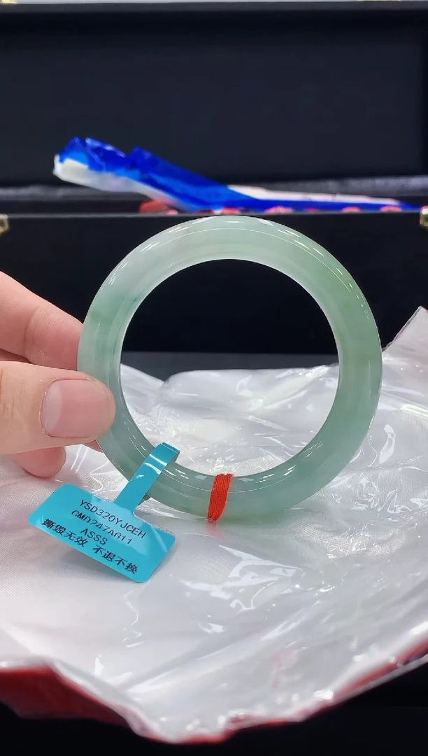 未镶嵌手镯翡翠翡翠手镯
