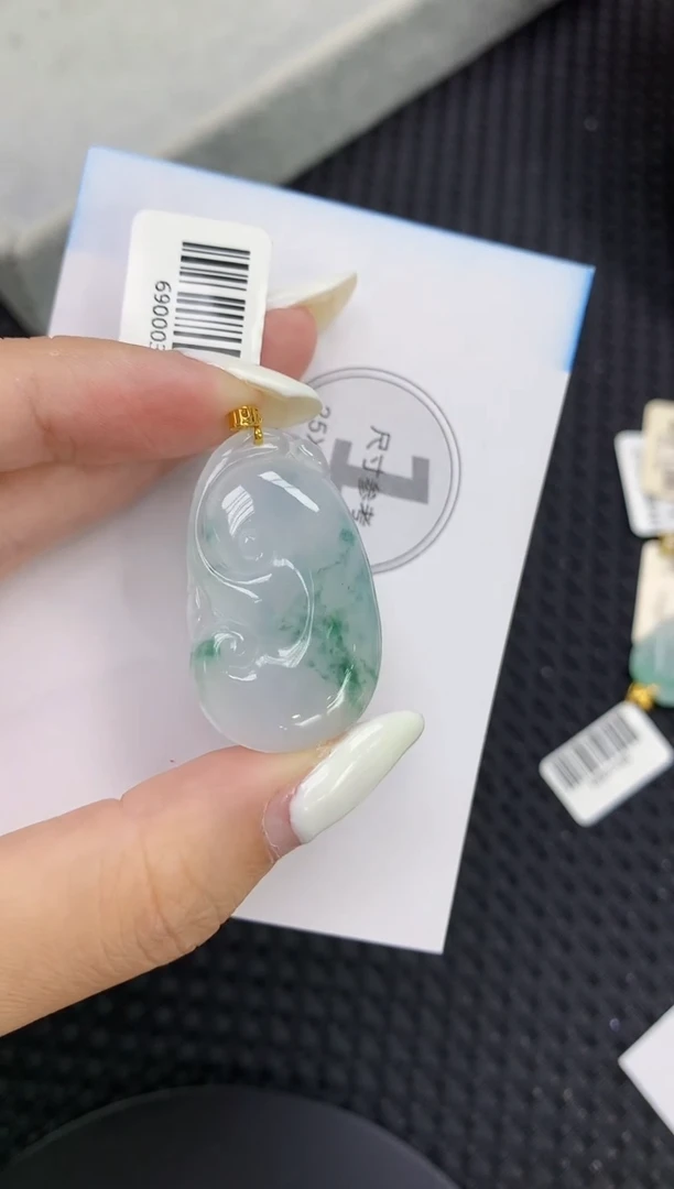 颈饰18K金镶嵌翡翠11111111111