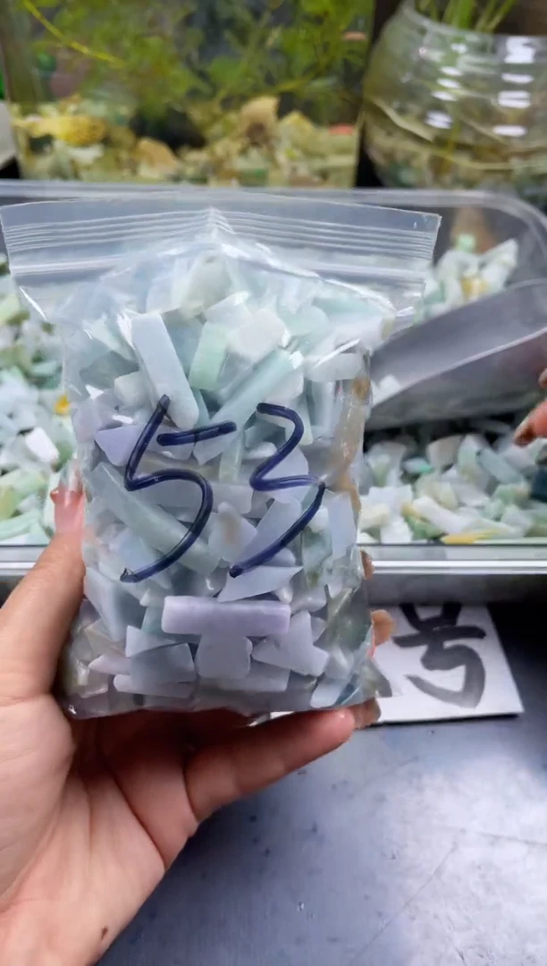配石翡翠天然翡翠小号500克53