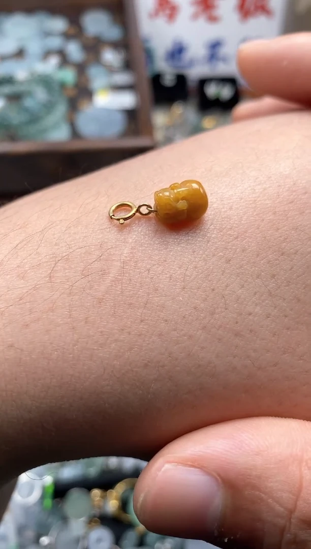 【闪购商品】翡翠颈饰未镶嵌哥哥