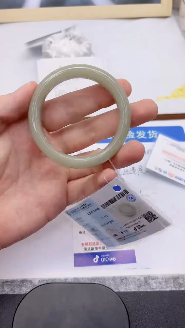 未镶嵌手镯石英质玉L241-56.5