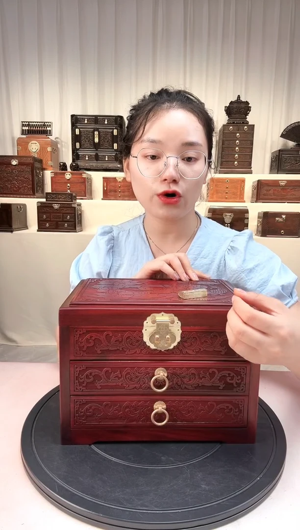 花梨木类成套家具莲年有余