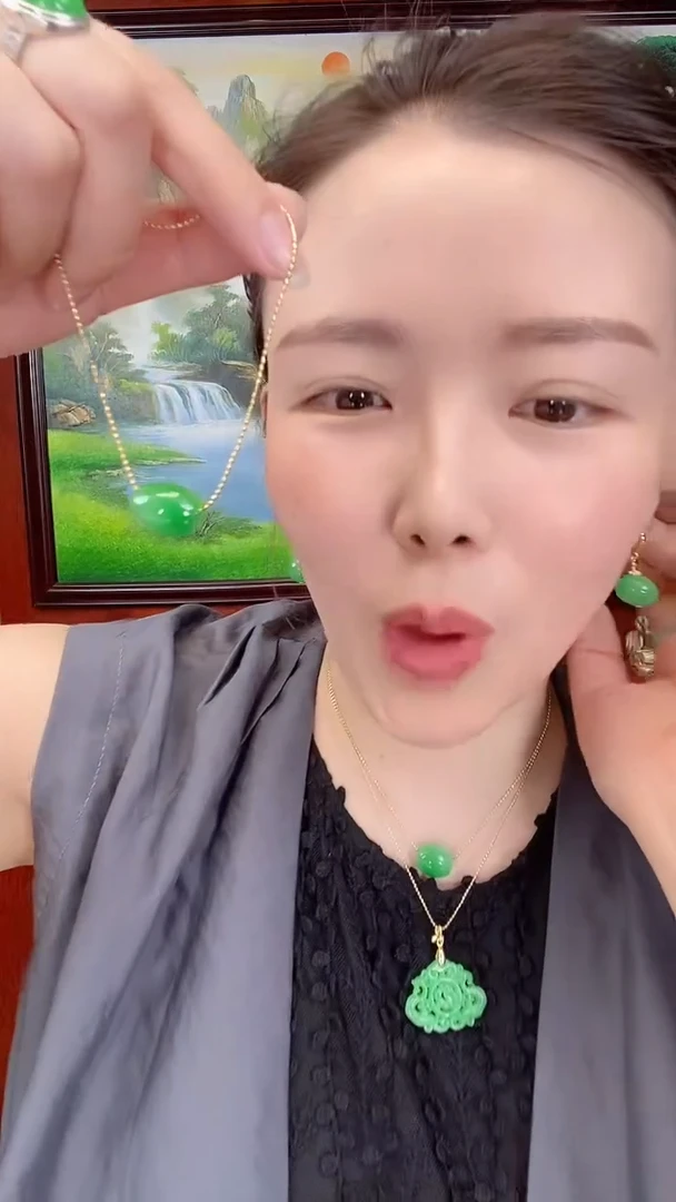 翡翠未镶嵌吊坠(赠链)X6阳绿路路通