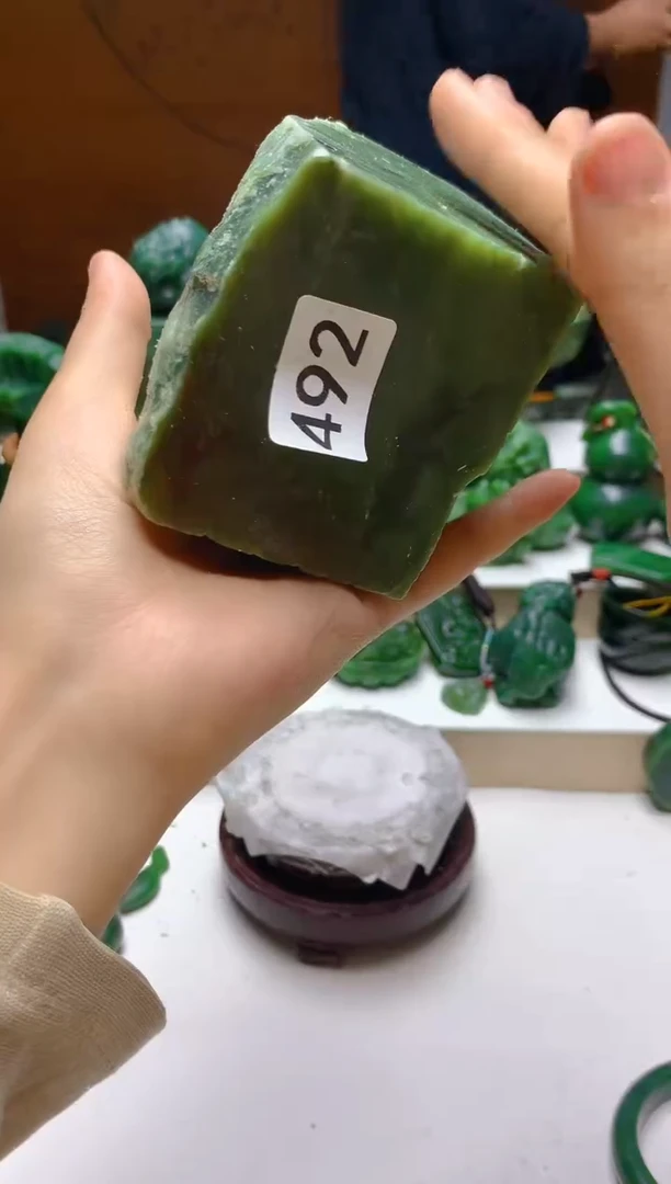 未镶嵌和田玉（碧玉）珠宝半成品0