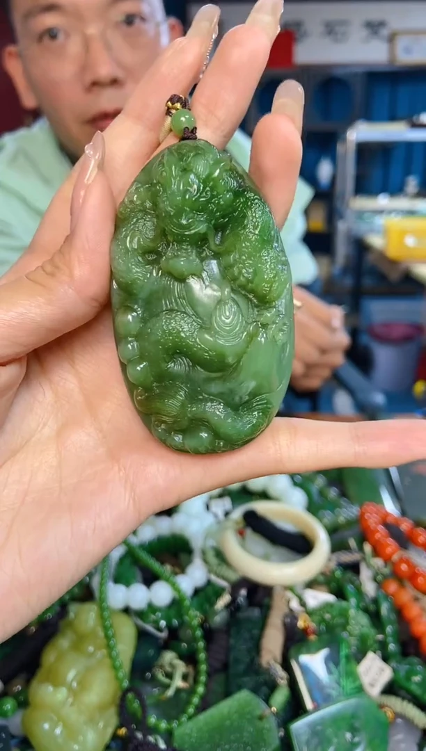 未镶嵌和田玉挂件1