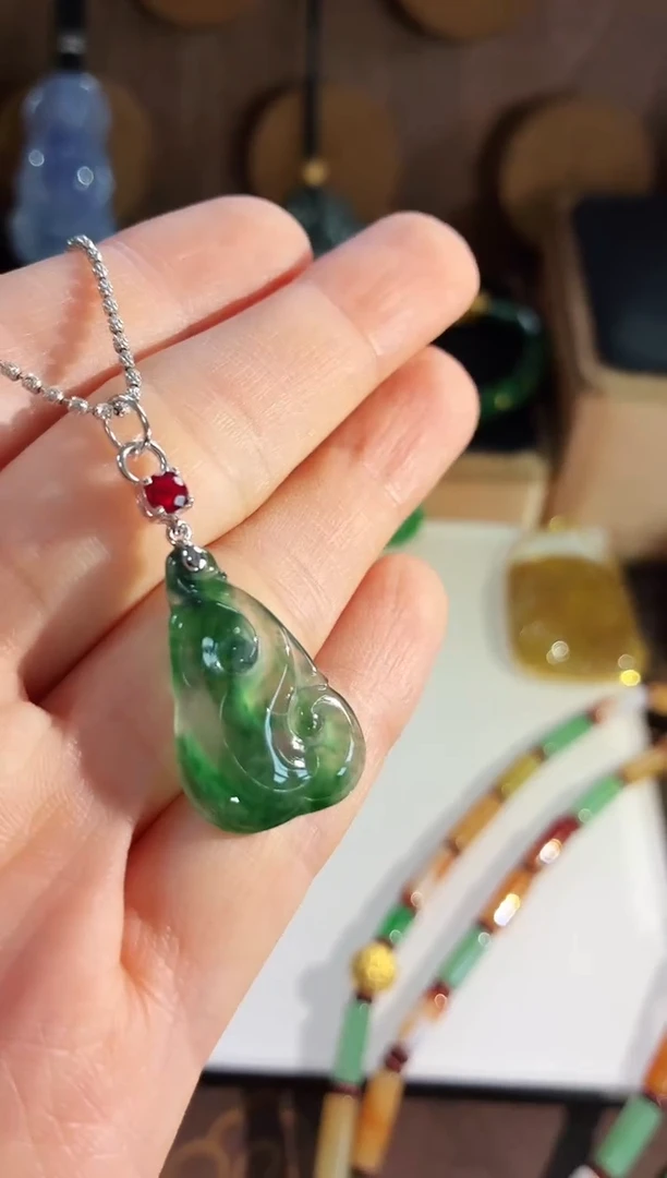 吊坠(不含链)18K金镶嵌翡翠吊坠