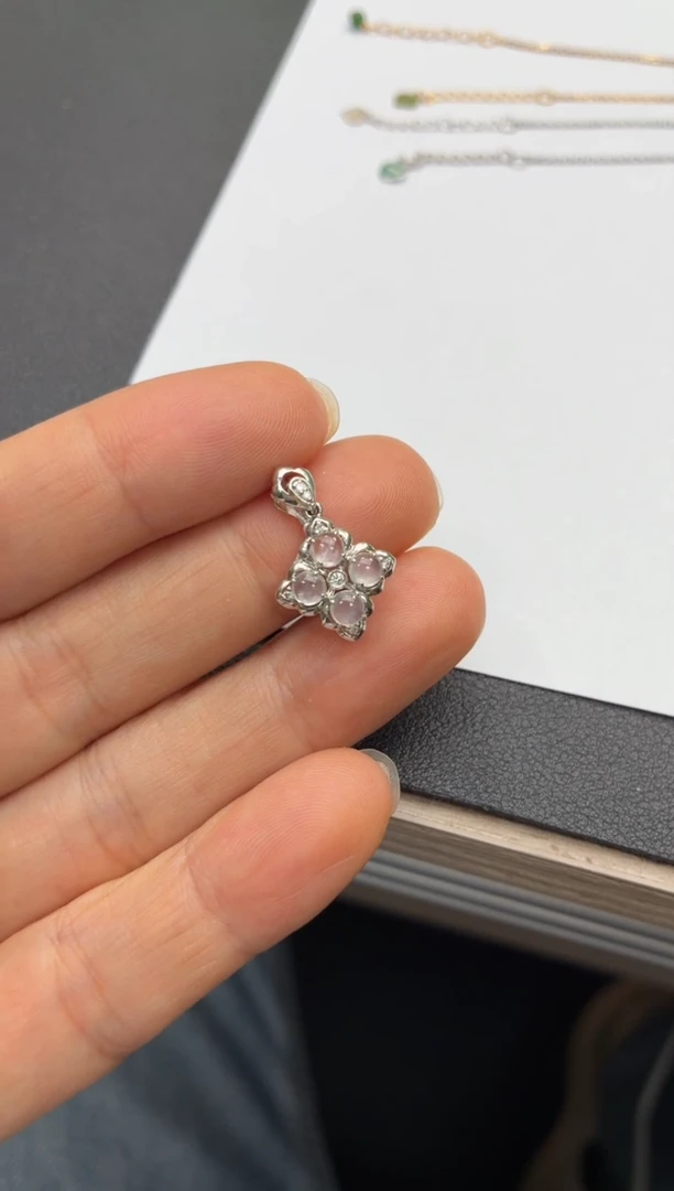 颈饰18K金镶嵌翡翠天然翡翠A货