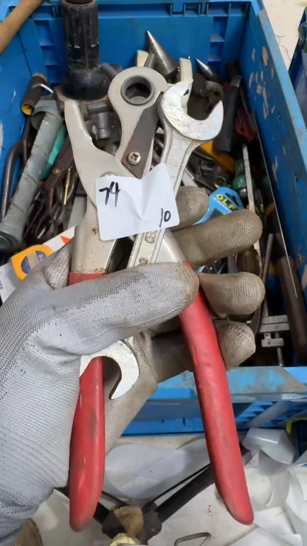 悟****人家用五金工具一个