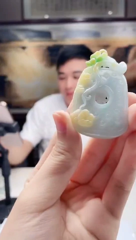 翡翠未镶嵌吊坠(不含链)393