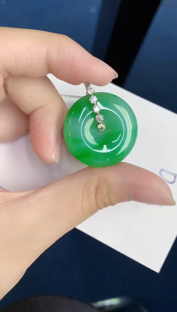 翡翠18K金镶嵌颈饰天然翡翠緬甸A貨