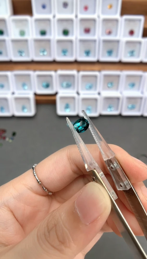 未镶嵌裸石定制碧玺1.36ct  05059