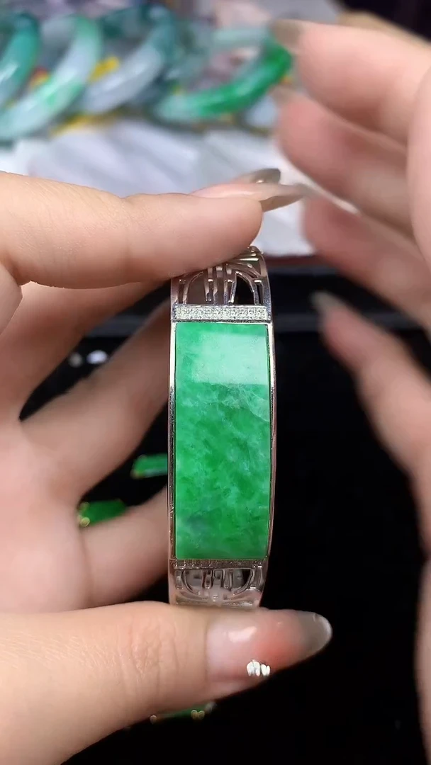 【闪购商品】翡翠手镯银S925镶嵌手镯