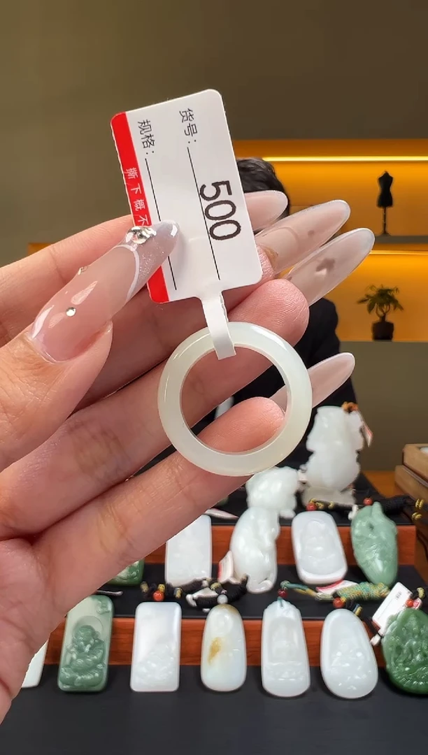 未镶嵌戒圈和田玉1