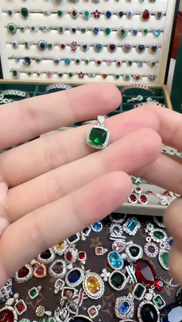 未镶嵌透辉石吊坠透辉石吊坠