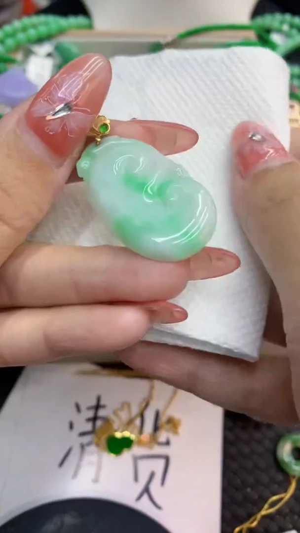 颈饰未镶嵌翡翠1