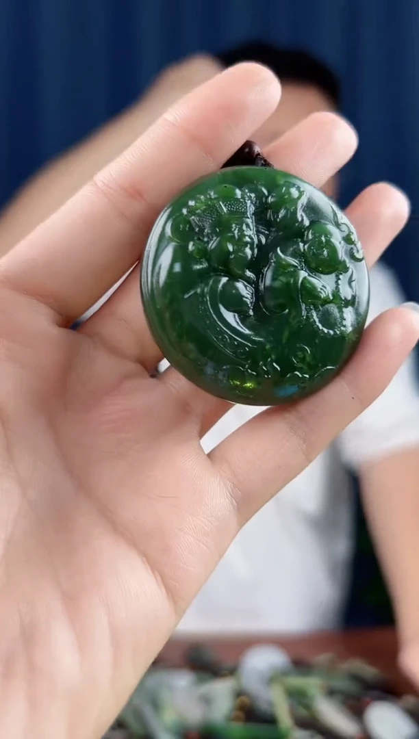 未镶嵌和田玉挂件拍一发一，多样性发货